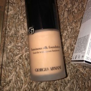 Armani silk foundation 575  used once but to dark